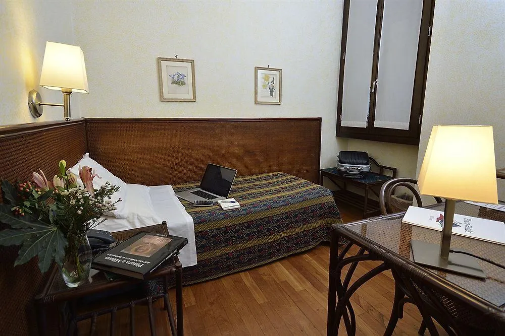 Ariosto Hotel ميلان 4*,  إيطاليا